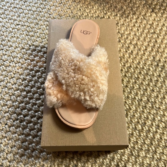 NIB UGG Joni slide 8.5 Beige - Picture 1 of 5